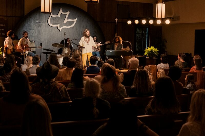 Scen från filmen Jesus revolution
