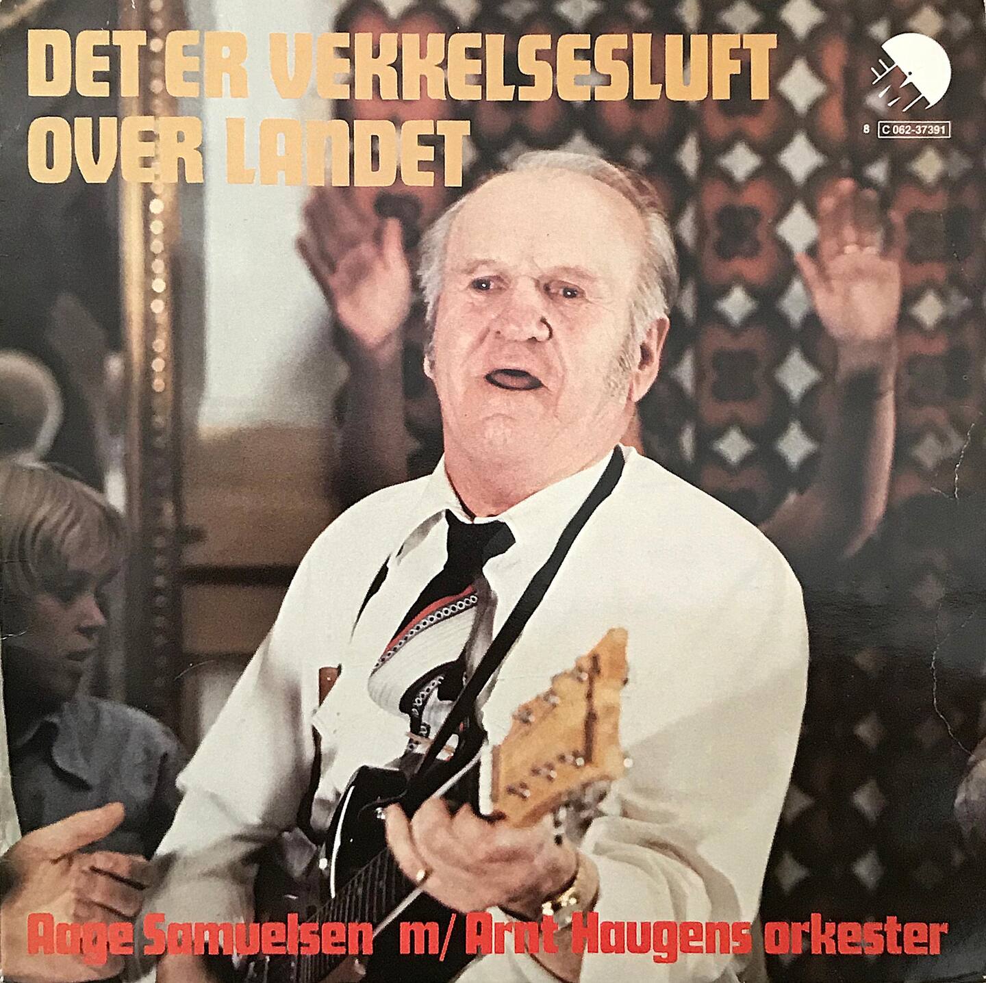 Aage Samuelsen spilte elektrisk gitar på møter allerede på slutten av 1950-tallet. Broder Aage er med på utstillingen på Rockheim.