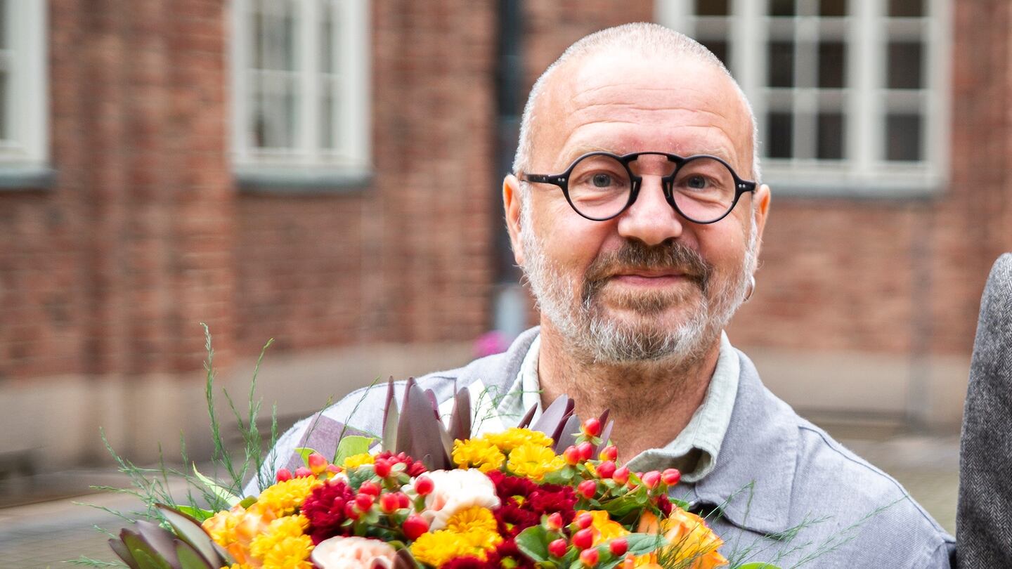 Kent Wisti mottog idag IM-priset 2020, till minne av organisationens grundare Britta Holmström. Prisutdelare var IMs generalsekreterare Martin Nihlgård.