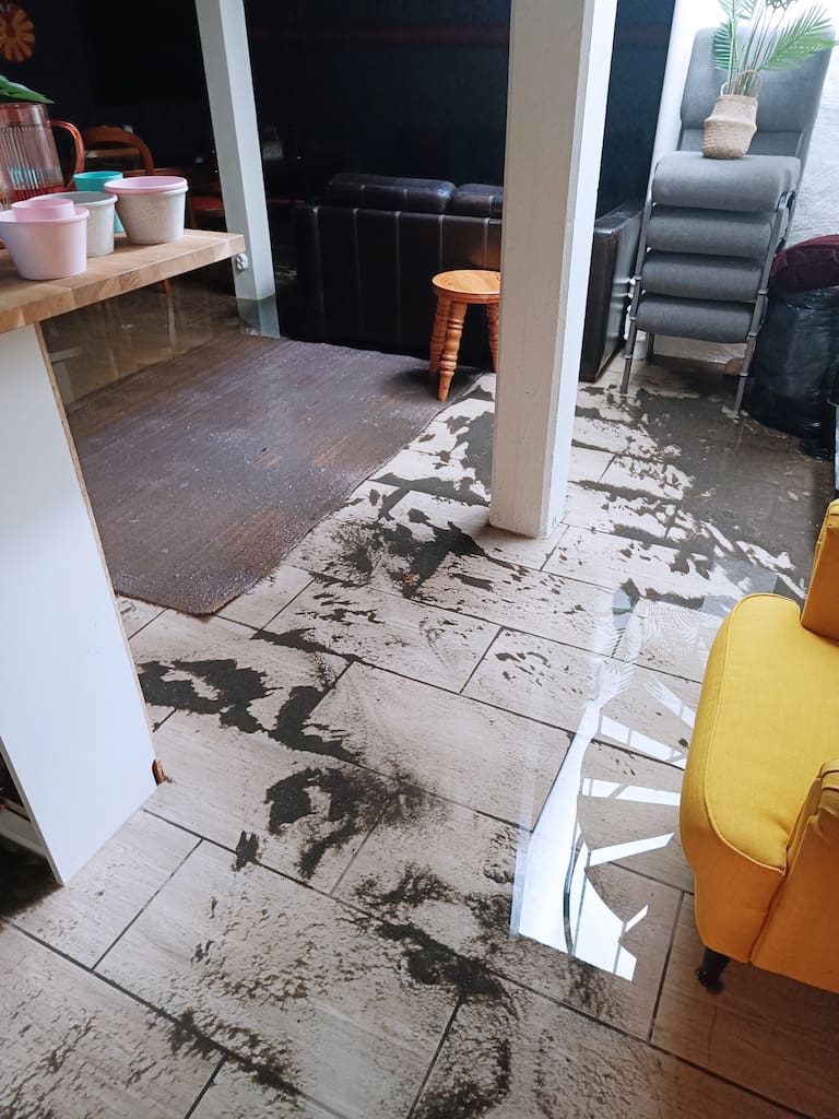 Pingstkyrkan i Vänersborg drabbades av översvämningar i veckans oväder.
