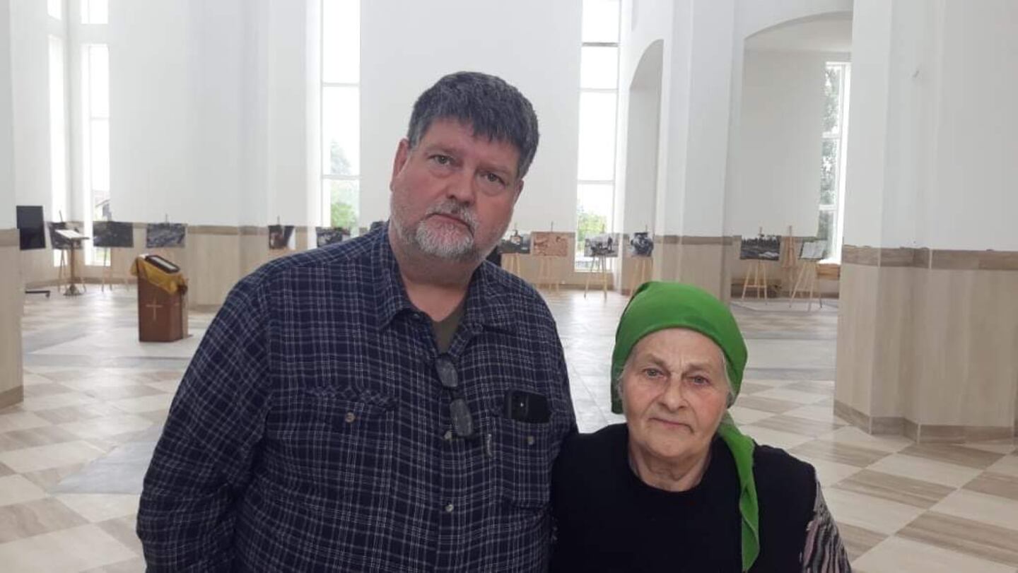 Kyrka med massgrav