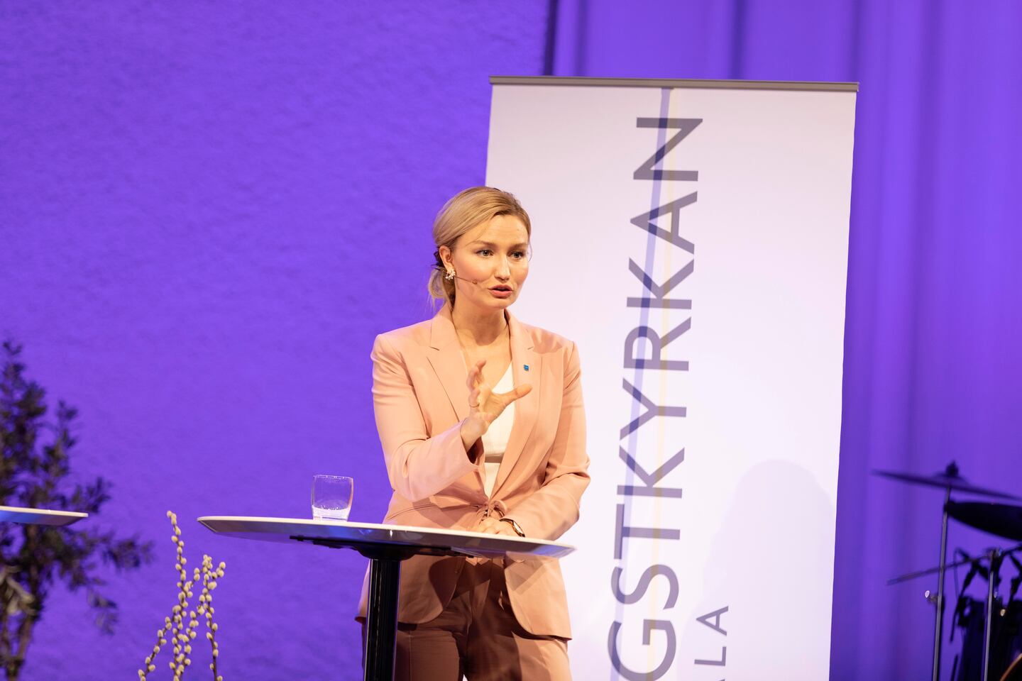 Ebba Busch (Kristdemokraterna) partiledarsamtal i Uppsala Pingst inför riksdagsvalet 2022.