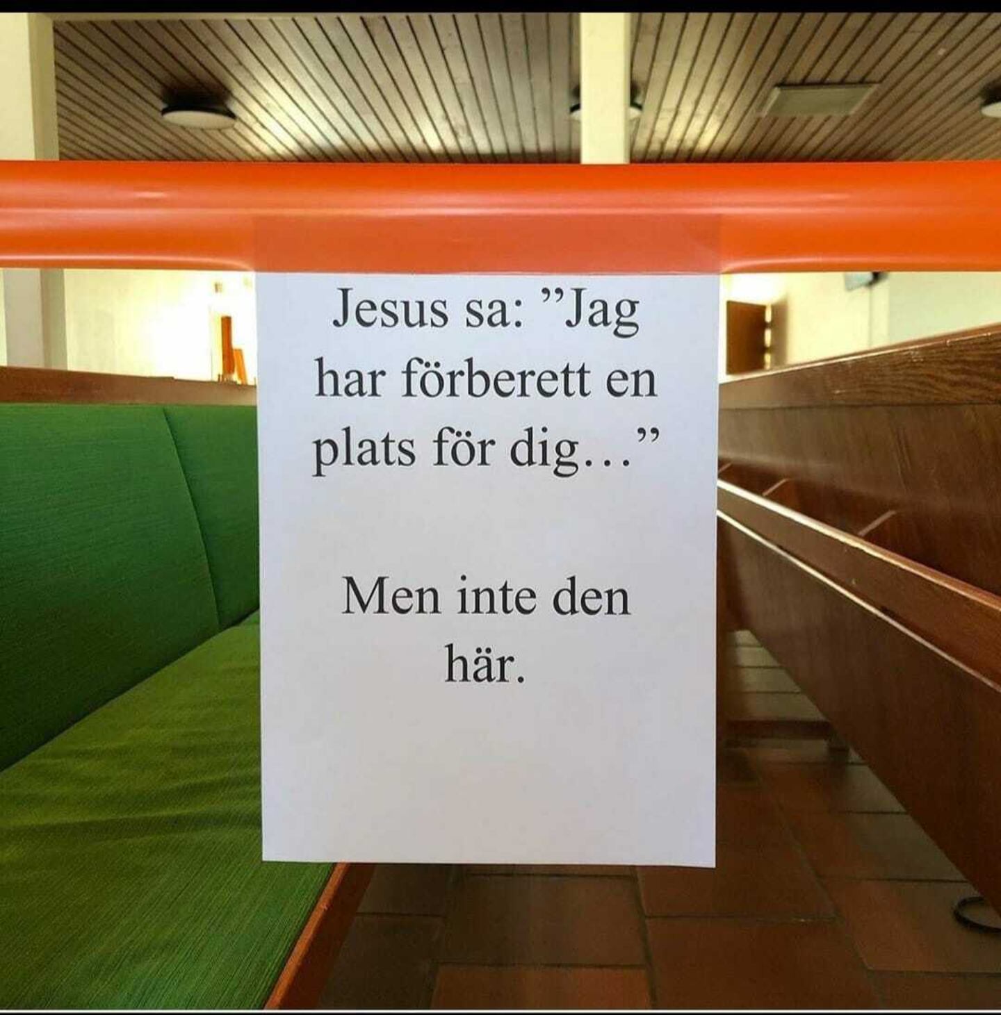 Coronaskylt från Husbykyrkan i Stockholm