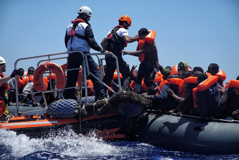 Läkare utan gränser hjälper flyktingar på Medelhavet, en livsfarlig resa många ger sig ut på i hopp om att ta sig till Europa.