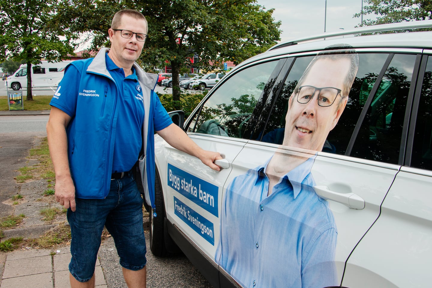 Fredrik Sveningson (L) valkampanjar i Jönköping.