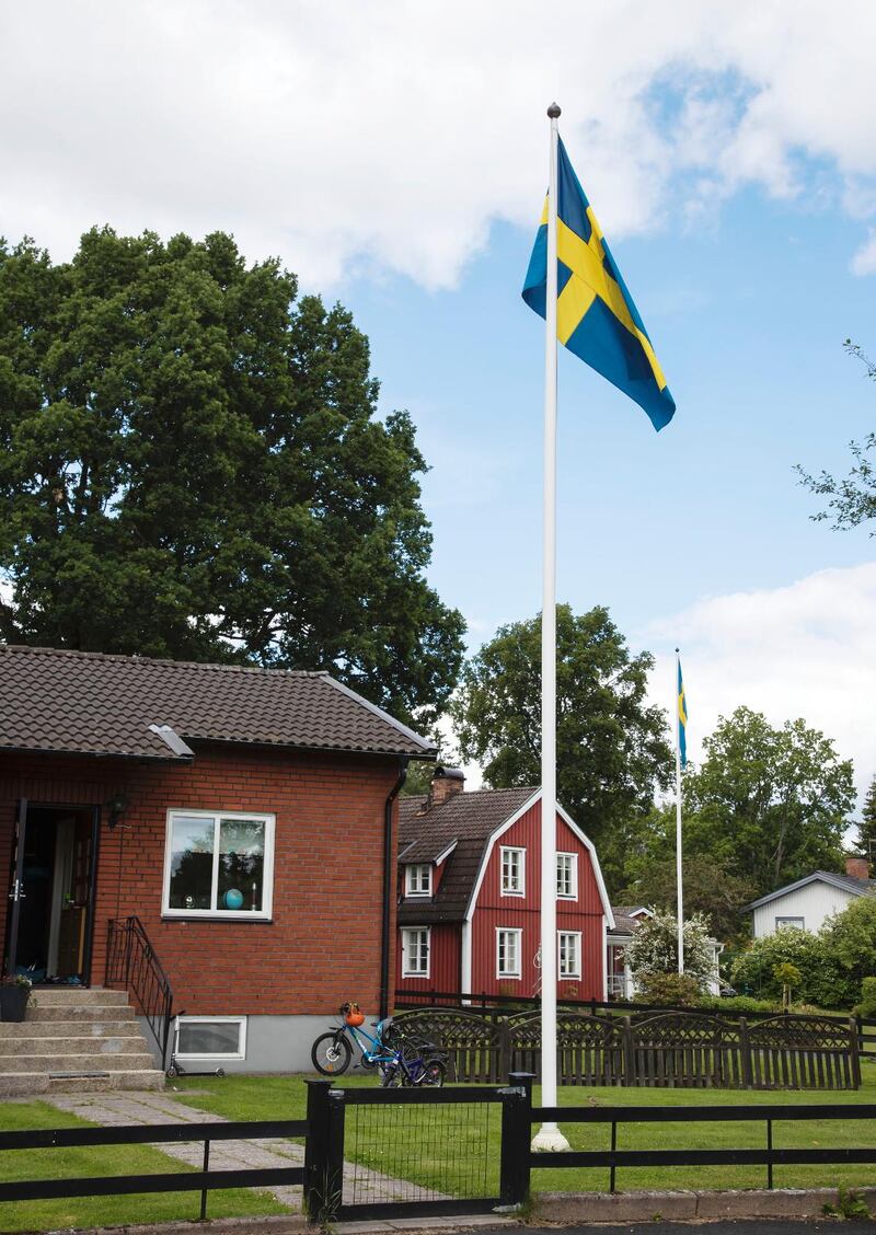 Grannarna i Åminne firar.