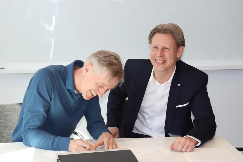 Christian Hermelin (till vänster), vd på Fabege, och Samuel Borg, vd, Probitas. 