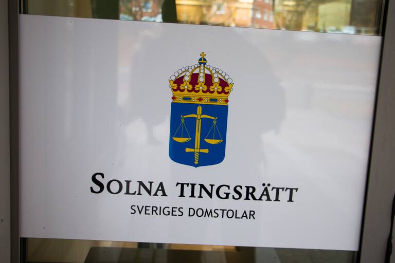 Pastorn Josef Barkenbom blev uppsagd från Solna pingstkyrka – och har stämt församlingen. Parterna möts till huvudförhandling i Solna tingsrätt.
”Klassisk kristen tro är under attack från delar av frikyrkan”, har Barkenbom motiverat att han går till domstol.