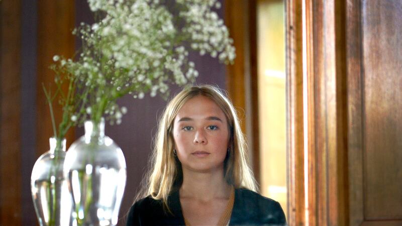 Alba August gör rollen som den unga Astrid Lindgren.