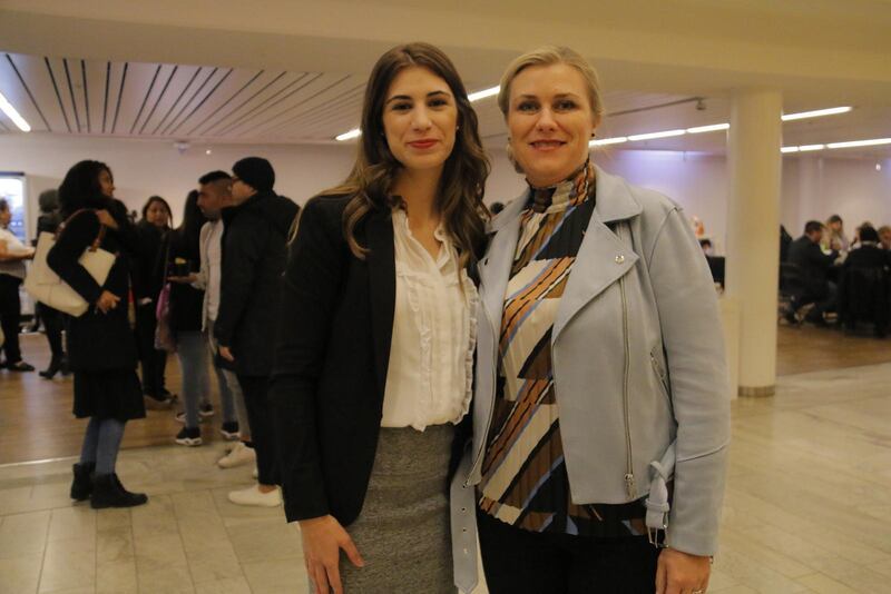 Sara Tamayo och Anne Alarcon, pastor i IMC:s församling i Stockholm.