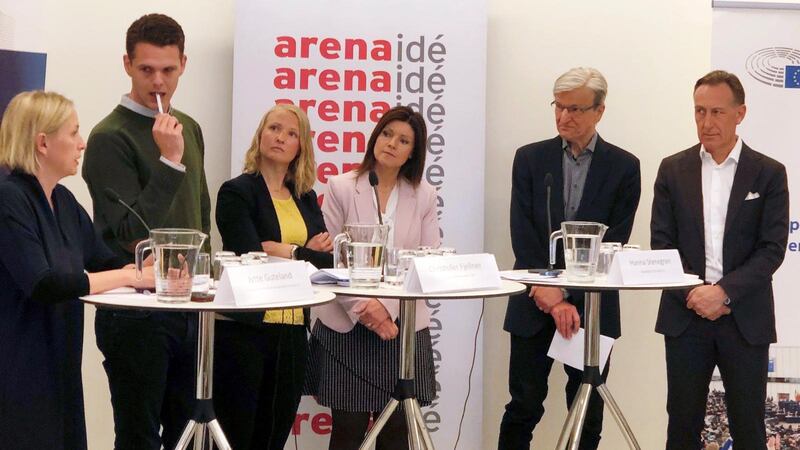 Panelsamtal i Europahuset på Europadagen den 9 maj 2019. Från vänster, Jytte Guteland (S), Christopher Fjellner (M), Hanna Stenegren (C), Eva Nordmark, TCO, Henrik Brors, Jan-Olof Jacke, Svenskt näringsliv.