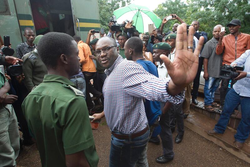 Pastor Evan Mawarire greps och dömdes till fängelse i februari i år, för att han tagit initiativ till en proteströrelse mot Robert Mugabe på sociala medier. Nu är han frigiven. 
