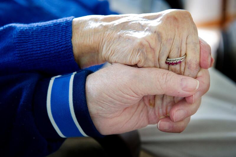 Det finns en djup splittring bland troende kristna i frågan om frivillig dödshjälp när det gäller den palliativa vårdens mycket väl dokumenterade tillkortakommanden i livets absoluta slutskede, skriver Staffan Bergström. 