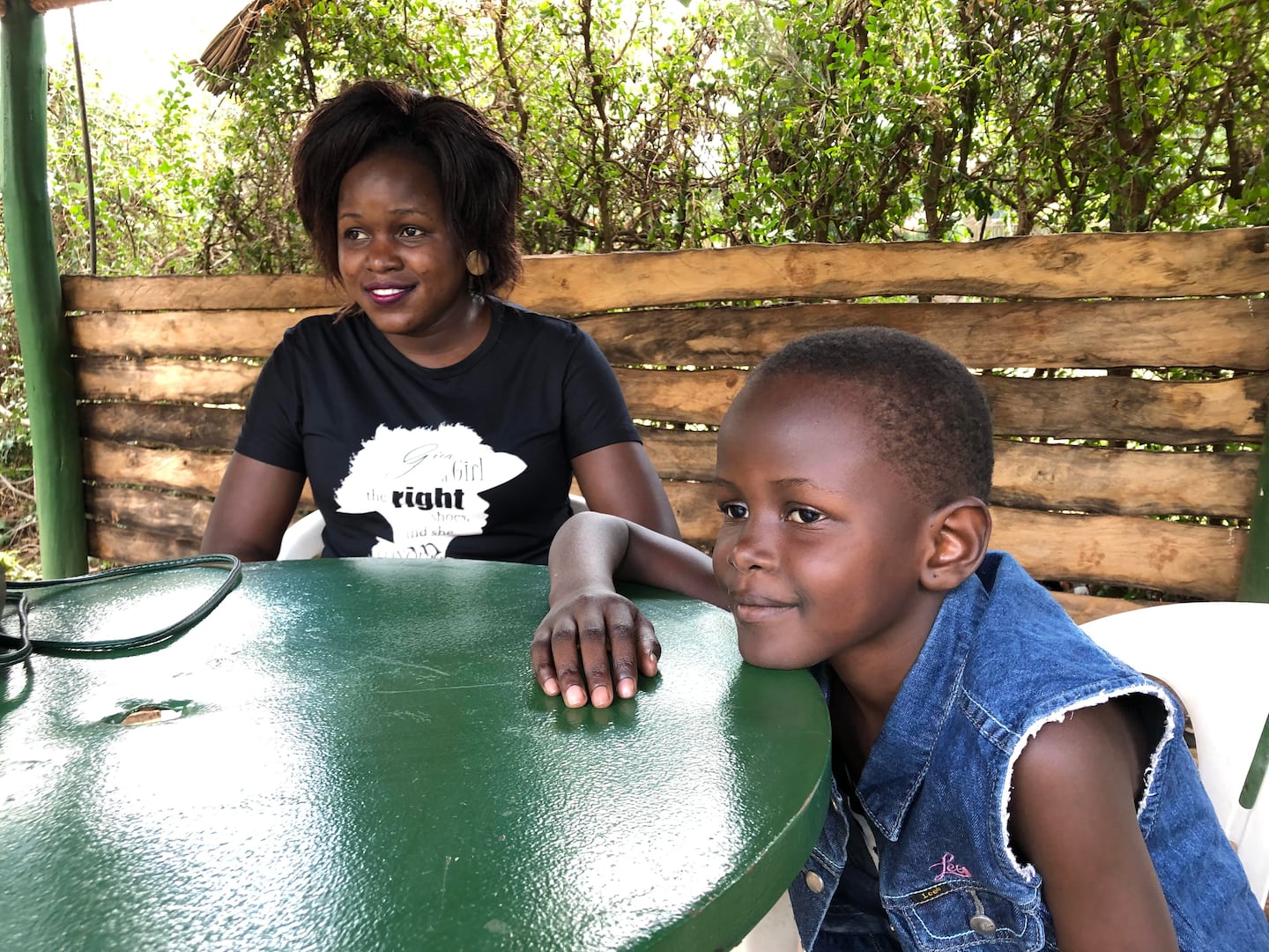 Phiona och Louisa är kvar i Uganda.