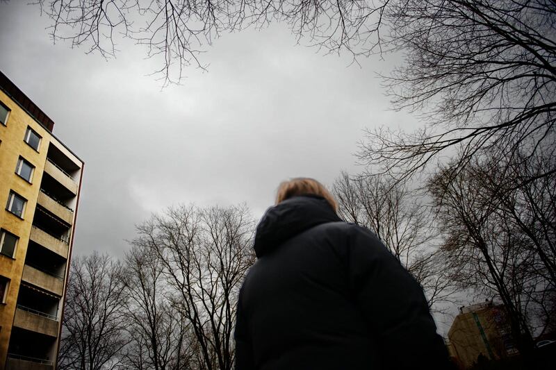 I Uppdrag granskning berättar en anonym kvinna att hon var livrädd varenda dag.