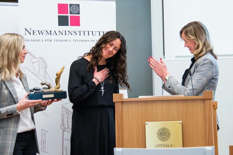 Maria Gustin Bergström prisas för sina insatser för asylsökande konvertiter