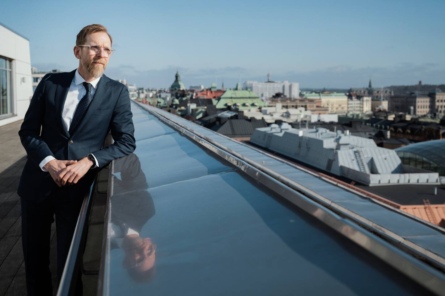 2025-03-07 Stockholm
Jakob Forssmed, Sveriges socialminister (KD), vi träffar honom i Rosenbad för att prata om existensiella frågor.