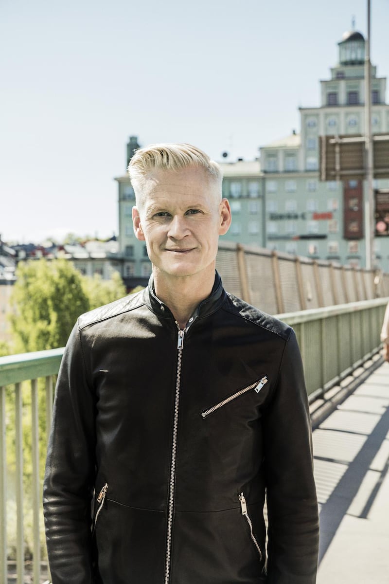 Vill se fler goda möten. Henrik Fexeus oroas i sin bok ”Fingertoppskänsla – en nödvändig manual i social kompetens” för en utvecklingen där människor inte möts och får allt svårare att förstå varandra.
