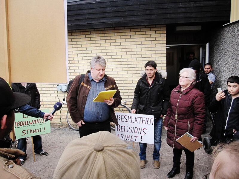 Filadelfiaförsamlingen i Junsele har kämpat för att Abdulwahid Sadiqi ska få stanna i Sverige. Nu har deras ansträngningar gett resultat.