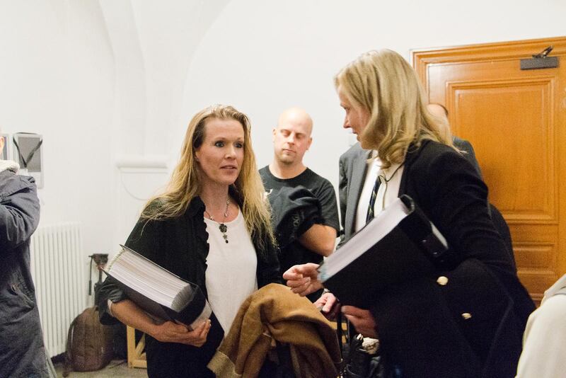 Ellinor Grimmark med sitt juridiska ombud Ruth Nordström i Arbetsdomstolen.