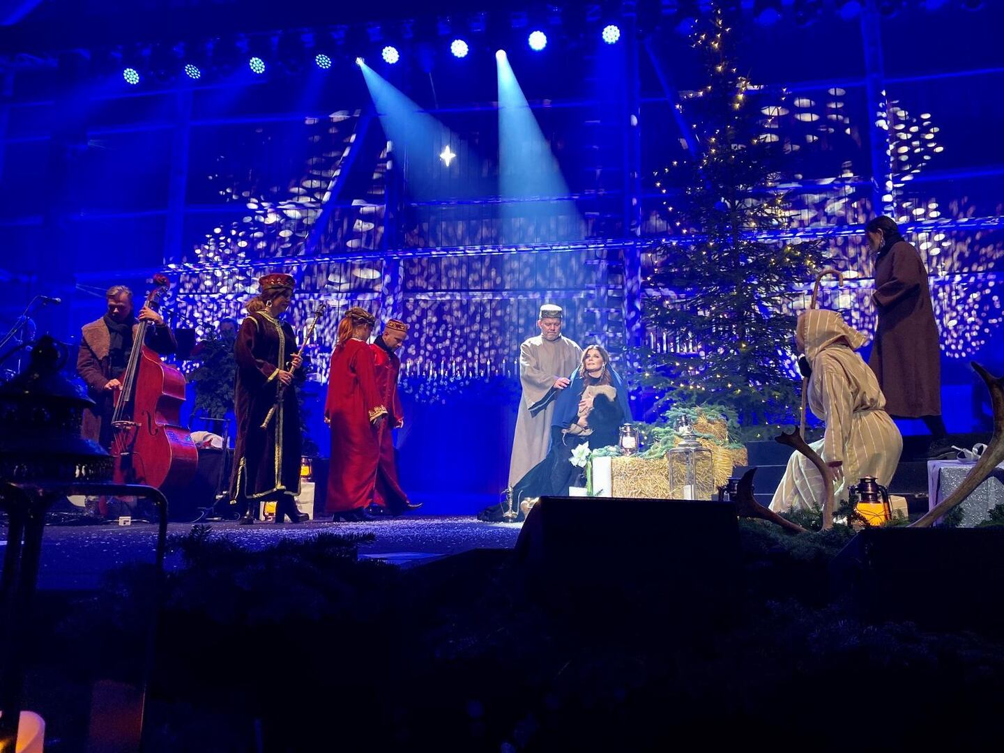 Berättelsen om Jesu födelse hade en viktig plats under kvällen.