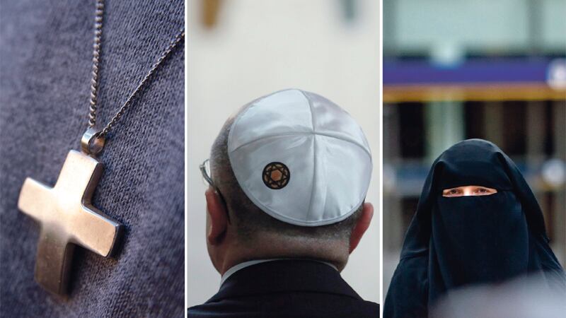 Det går inte att förbjuda bara en viss religions symboler, utan i så fall gäller det alla. 