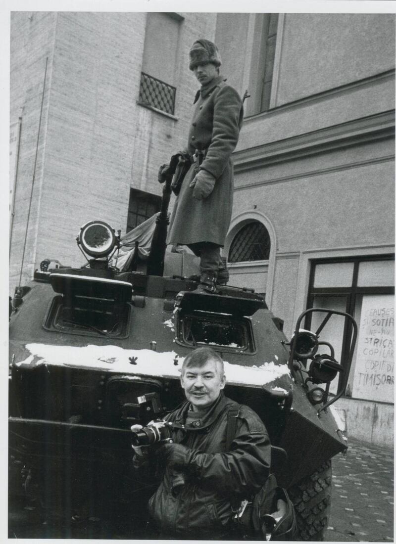 Rune Jonsson framför en stridsvagn t i Tadzjikistan.
