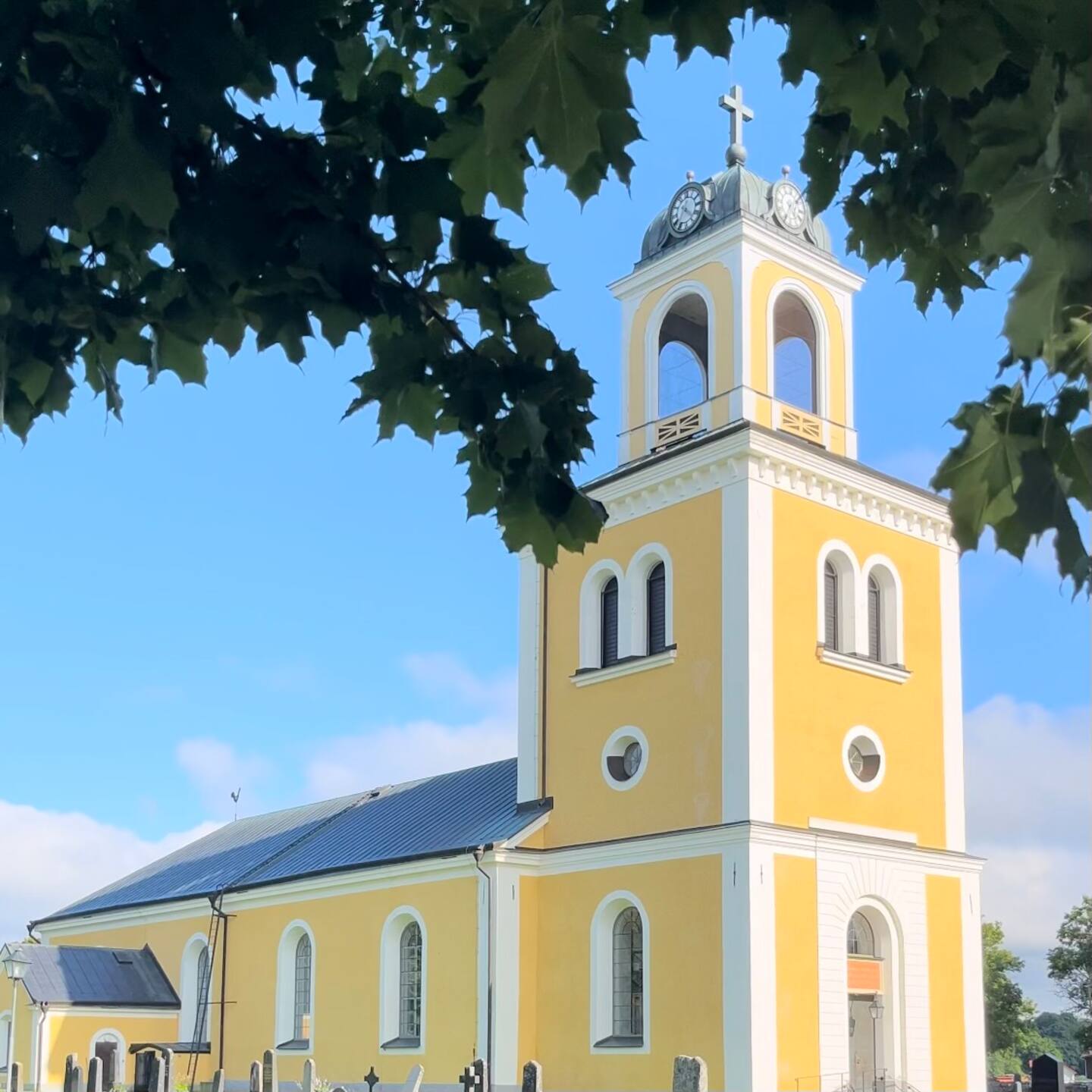 En bild på Börstils kyrka.