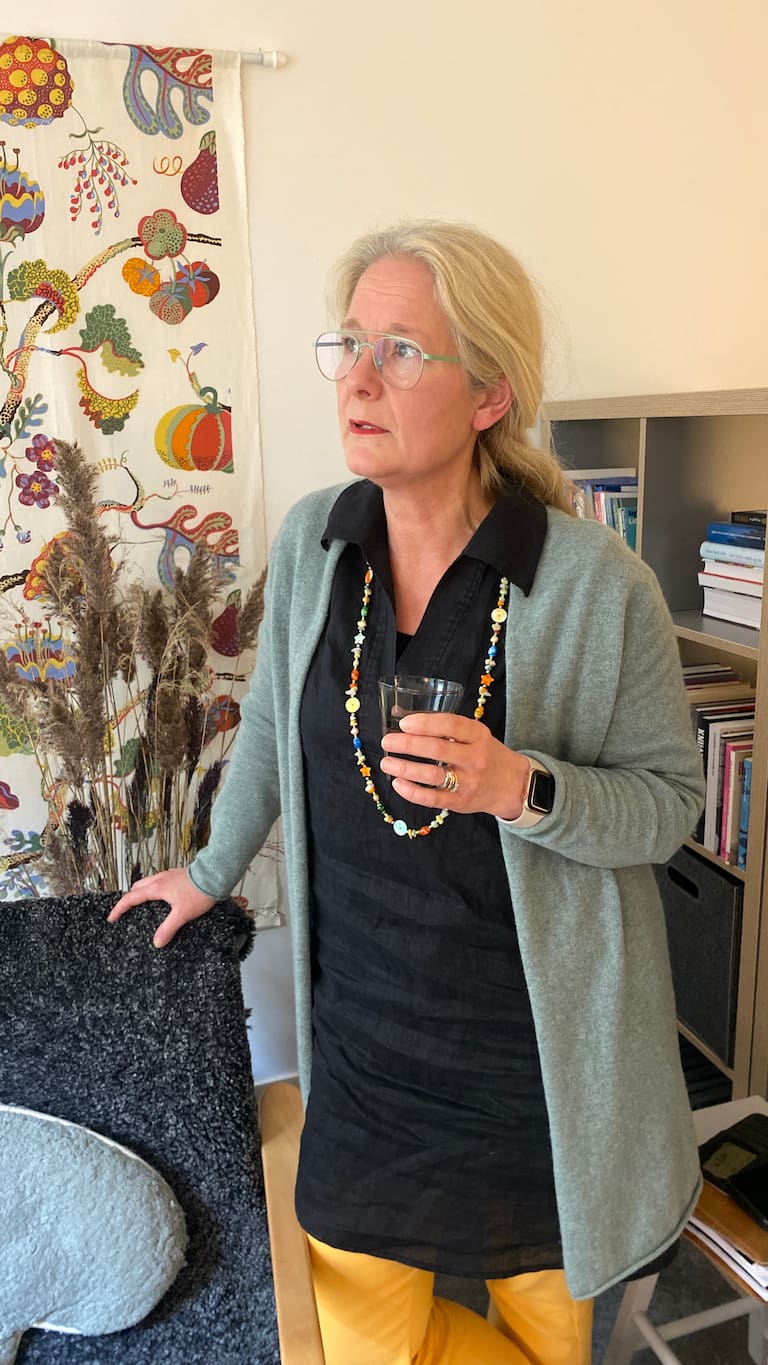 Helén Västberg, legitimerad psykoterapeut och lärare i psykoterapi som skrivit bok om maktmissbruk inom kyrkan.