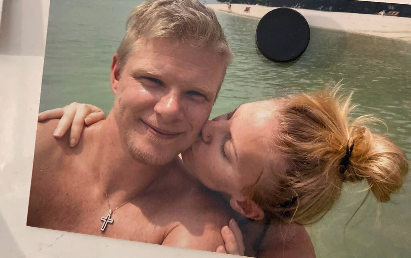 Under den fasad Peter och Jenny höll upp i församling och bland vänner så dolde sig djupt mörka beteenden som nästan ingen kände till.