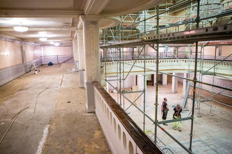 Lokalen kommer fortsatt att rymma maximalt 870 personer men ska möbleras för 550-600 personer en vanlig söndag.