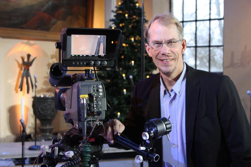 Johannes Söderberg är producent och fotograf för SVT:s ”Helgmålsringning”.