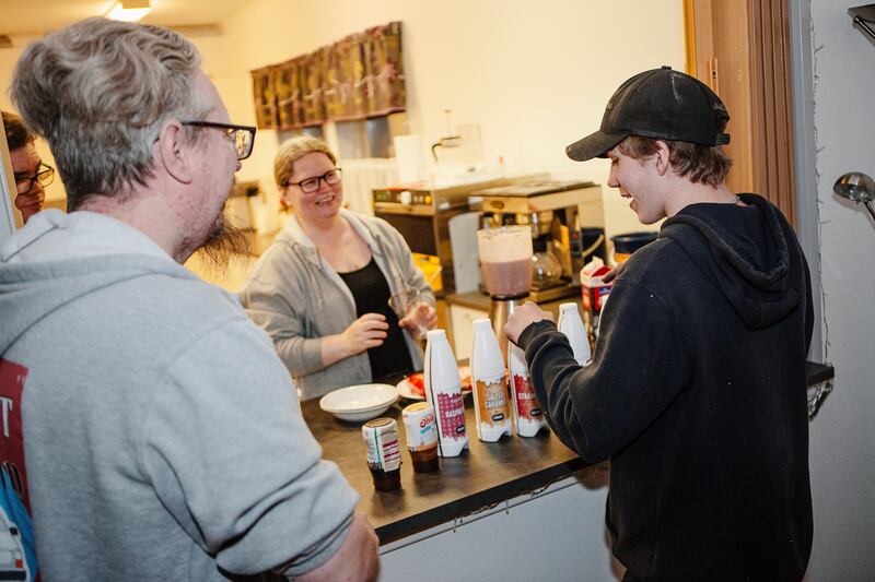 Dagen på plats i Nordmaling för att besöka "Pingst drive in". Pingstkyrkan i Nordmaling har öppet för traktens EPA-ungdomar varje fredagkväll.