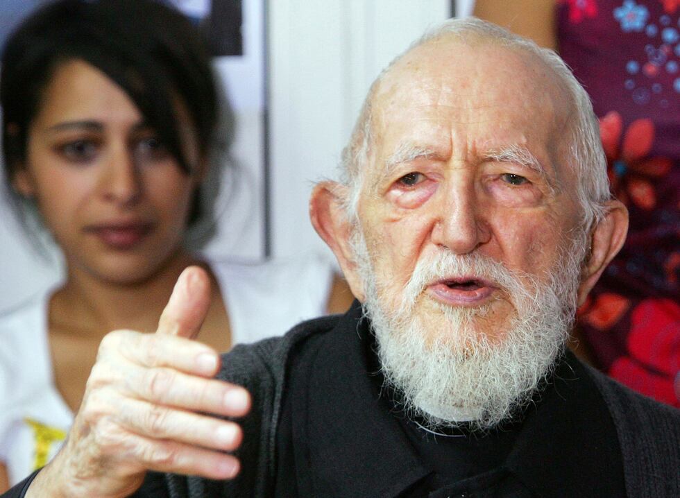 Remy de la Mauviniere/AP/TT/AP Den franske prästen Abbé Pierre på en bild från 2005.