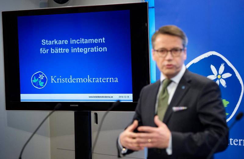 I december 2014 kallade dåvarande KD-ledaren Göran Hägglund till presskonferens. Här, långt före flera andra partier, börjar KD:s omsvängning i migrationsfrågan med krav på tillfälliga uppehållstillstånd och en minskad kostnad för migrationen.