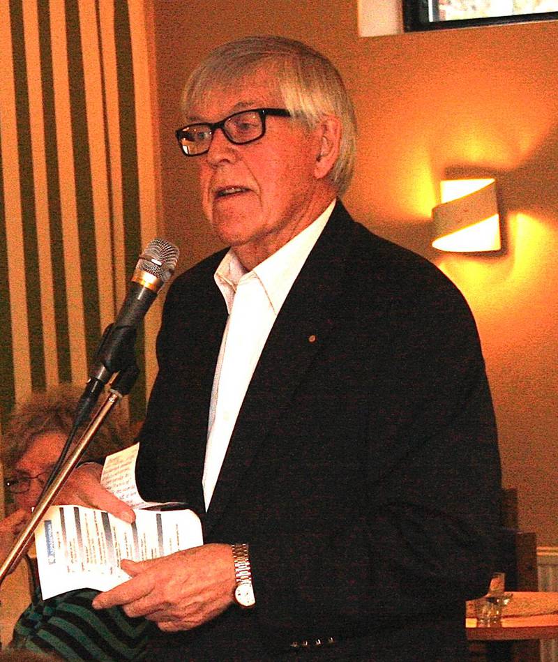 Georg Örtenstedt, en av ledarna i RPG Järfälla hälsade alla välkomna till samlingen. 
