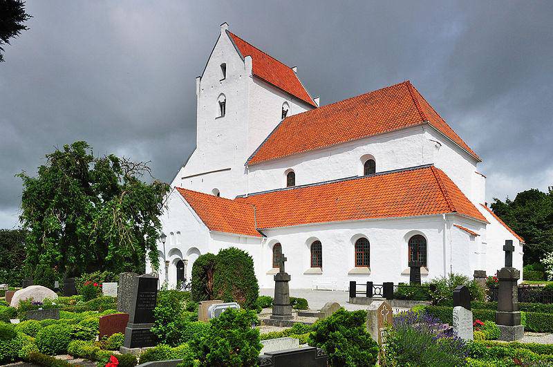 Katolsk kyrka? Dalby heligakorskyrka i Lunds stift, byggd på 1000-talet, är Skandinaviens äldsta bevarade stenkyrka. 