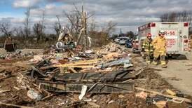 USA-guvernör efter tornadon: Ber att någon ska räddas