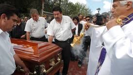 Mexikaner tar på sig prästkrage för att inte bli skjutna