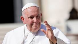 Starka reaktioner på påve-förslag om samkönade par