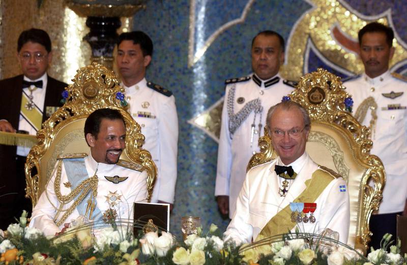 Det svenska kungaparet på statsbesök i Brunei 2004.