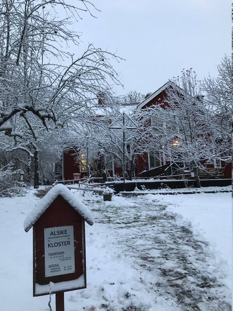 Alsike kloster utanför Uppsala har officiellt varit en fristad för flyktingar sedan 1990.