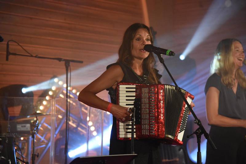 Therese Martinson sjöng många sånger från sitt album "På alla sidor omsluten" som hon släppte hösten 2017.