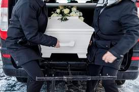 Begravningsbyrå i kyrkan anmäler Fonus: ”De är snuskigt marknadsdominerande”