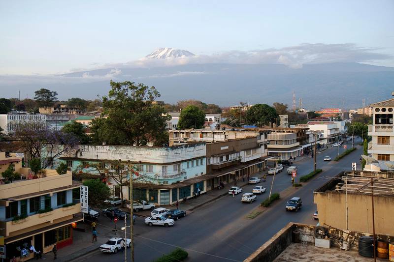 Staden Moshi vid foten av berget Kilimanjaro i norra Tanzania.