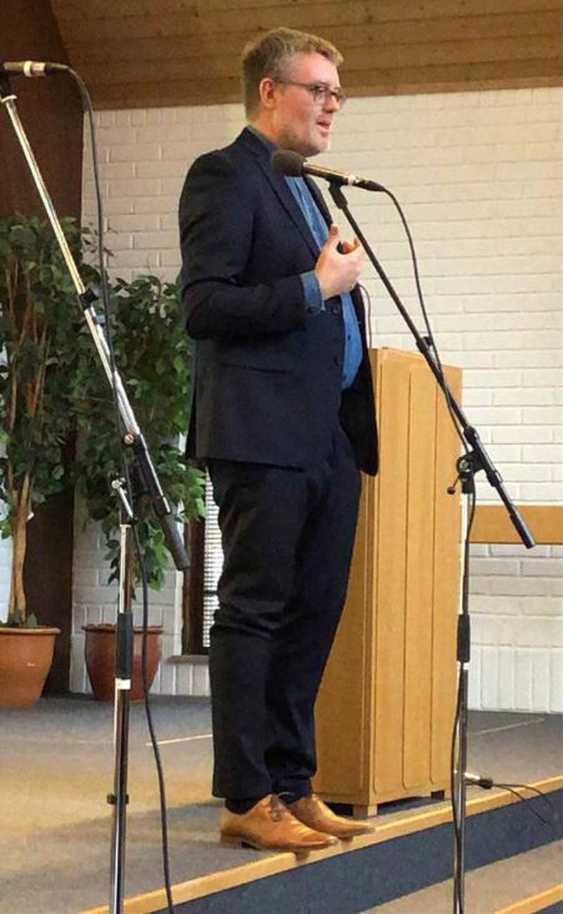 Hestra Missionskyrkas pastor Lars Gunther predikade.